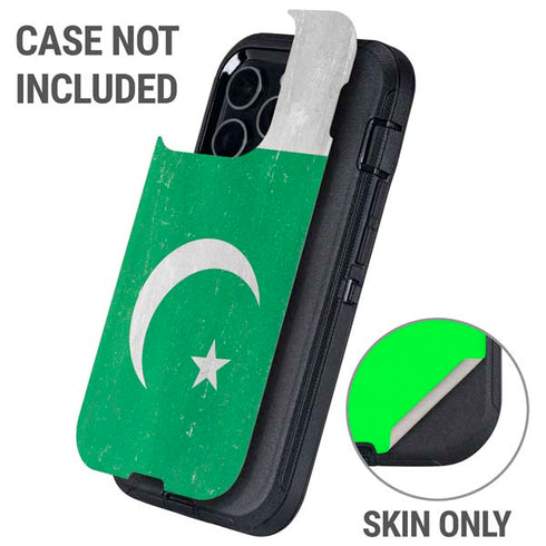 Pakistan Flag Distressed Otterbox Defender iPhone Skin