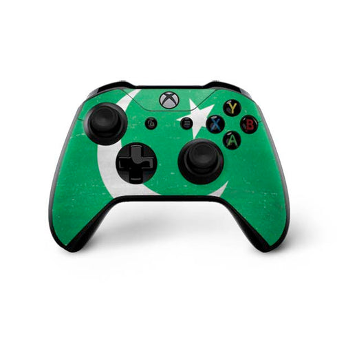 Pakistan Flag Distressed Xbox One X Bundle Skin