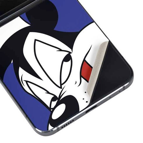Looney Tunes Pepe Le Pew Zoomed In Galaxy Z Flip5 5G Skin