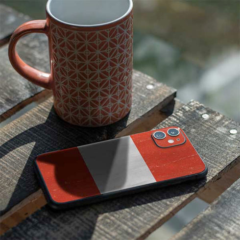 Peru Flag Distressed iPhone 11 Skin
