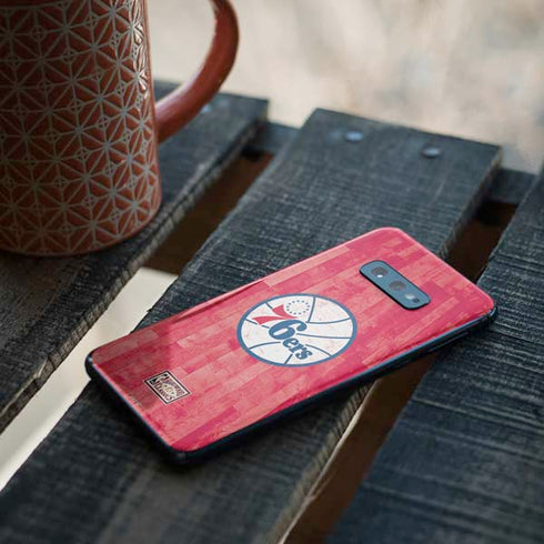 NBA Philadelphia 76ers Hardwood Classics Galaxy S10e Skin