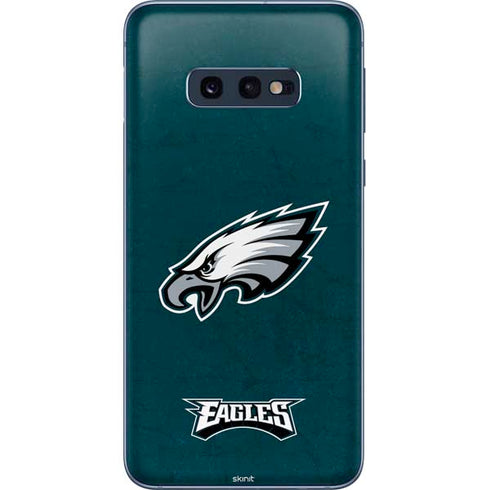 NFL Philadelphia Eagles Distressed Galaxy S10e Skin