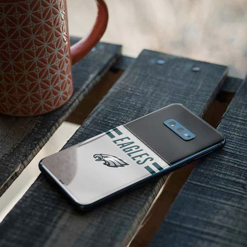 NFL Philadelphia Eagles White Striped Galaxy S10e Skin