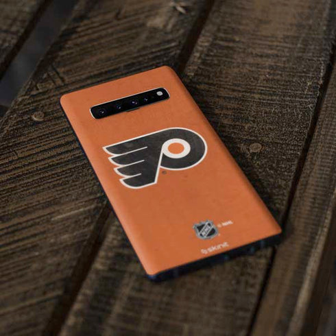 NHL Philadelphia Flyers Distressed Galaxy S10 Plus Skin