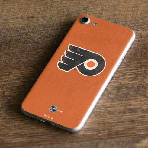 NHL Philadelphia Flyers Distressed iPhone 7 Skin