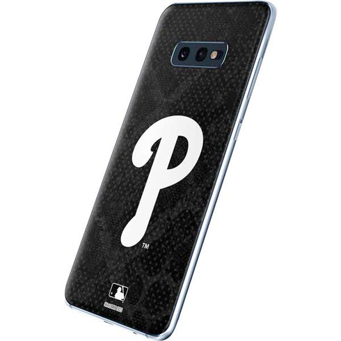 MLB Philadelphia Phillies Dark Wash Galaxy S10e Skin