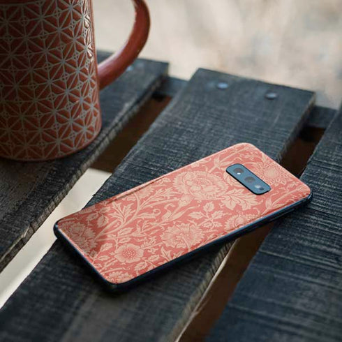 William Morris Pink & Rose Galaxy S10e Skin