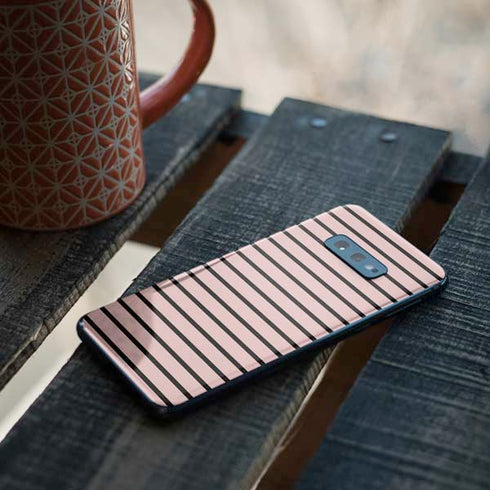 Pink and Black Stripes Galaxy S10e Skin