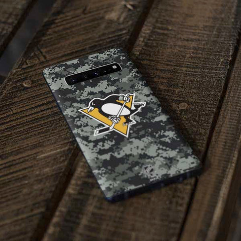 NHL Pittsburgh Penguins Camo Galaxy S10 Plus Skin