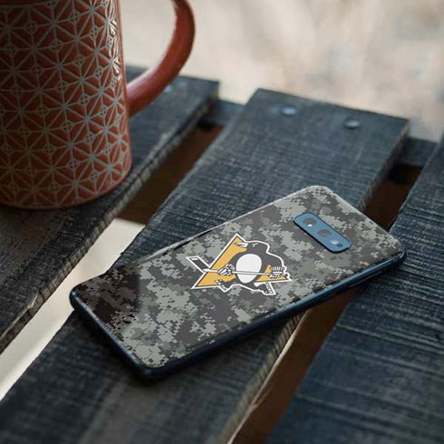 NHL Pittsburgh Penguins Camo Galaxy S10e Skin