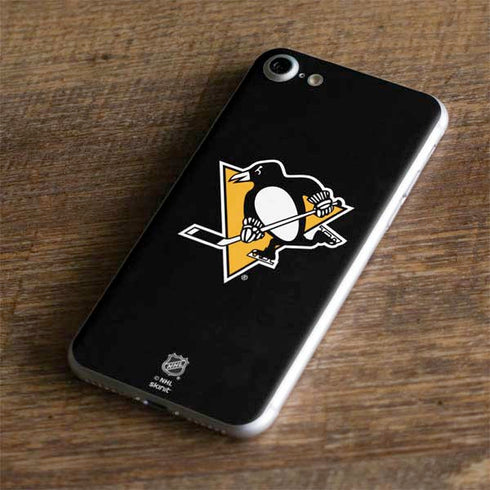NHL Pittsburgh Penguins Solid Background iPhone 7 Skin