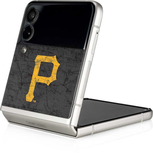 MLB Pittsburgh Pirates - Solid Distressed Galaxy Z Flip4 5G Skin