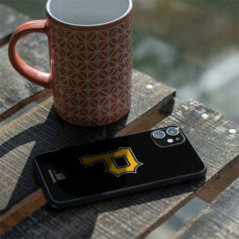 MLB Pittsburgh Pirates - Solid Distressed iPhone 11 Skin