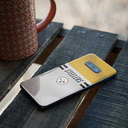 NFL Pittsburgh Steelers White Striped Galaxy S10e Skin