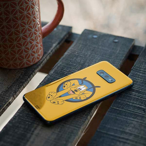 Disney Friends Pluto Galaxy S10e Skin