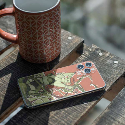 DC Comics Bombshells Poison Ivy iPhone 11 Pro Skin