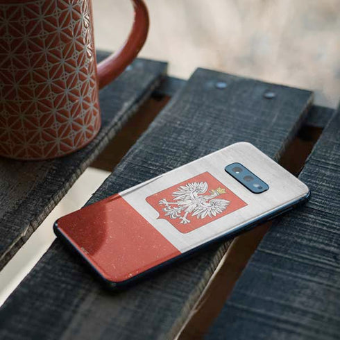 Poland Flag Distressed Galaxy S10e Skin