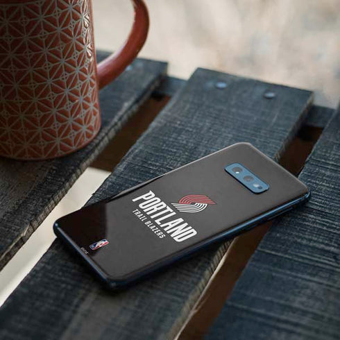 NBA Portland Trail Blazers Distressed Galaxy S10e Skin
