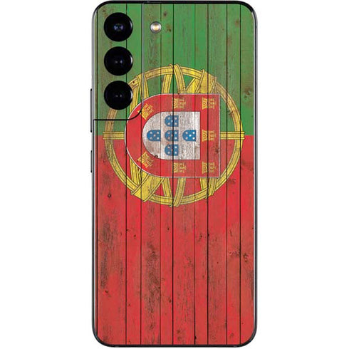 Portuguese Flag Dark Wood Galaxy S22 Skin