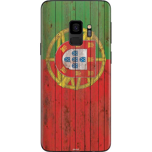 Portuguese Flag Dark Wood Galaxy S9 Skin