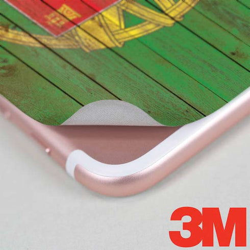 Portuguese Flag Dark Wood iPhone 7 Skin