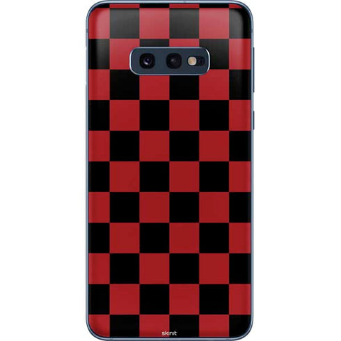 Red and Black Checkerboard Galaxy S10e Skin