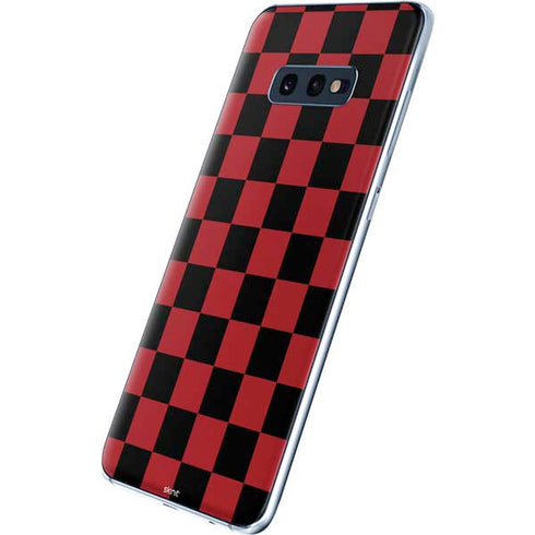 Red and Black Checkerboard Galaxy S10e Skin