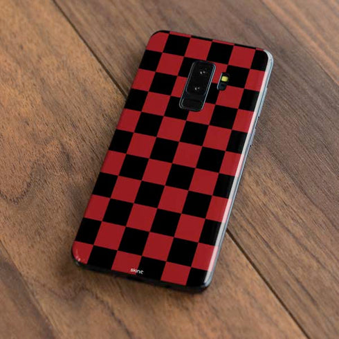 Red and Black Checkerboard Galaxy S9 Plus Skin
