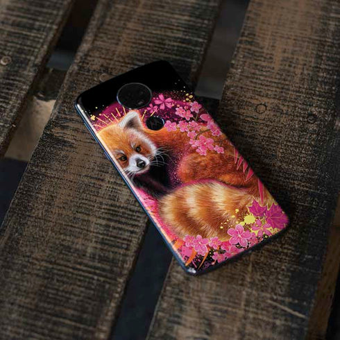 Red Panda with Flowers by Sheena Pike Moto E5 Plus Skin