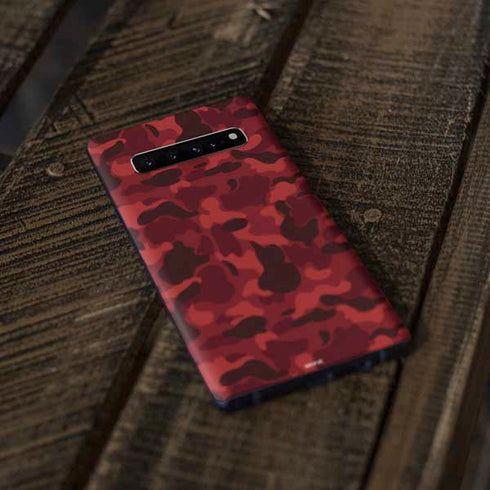 Red Street Camo Galaxy S10 Skin