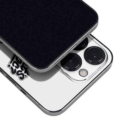 Looney Tunes Retro Bugs Bunny iPhone 13 Pro Max Skin