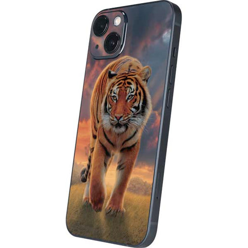 Rising Tiger by Vincent Hie iPhone 15 Plus Skin