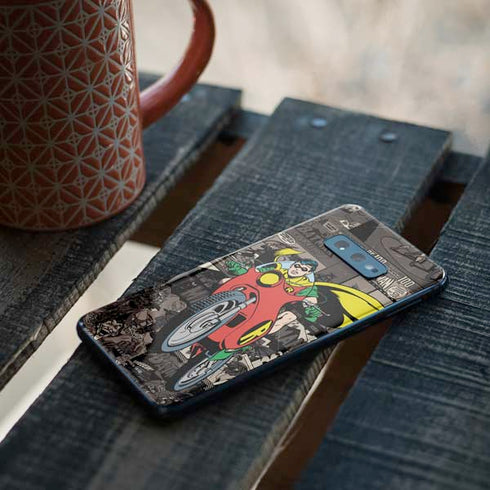 DC Comics Robin Vintage Action pose pattern Galaxy S10e Skin