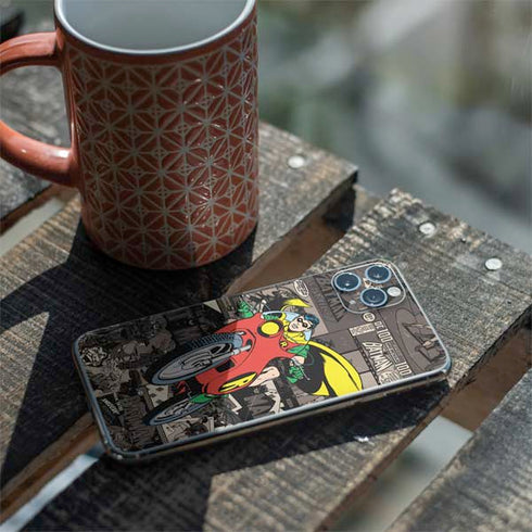 DC Comics Robin Vintage Action pose pattern iPhone 11 Pro Max Skin
