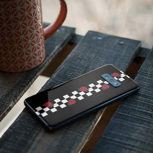 Rose Checkerboard Galaxy S10e Skin