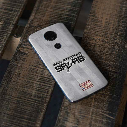 NBA San Antonio Spurs Hardwood Classics Moto E5 Plus Skin