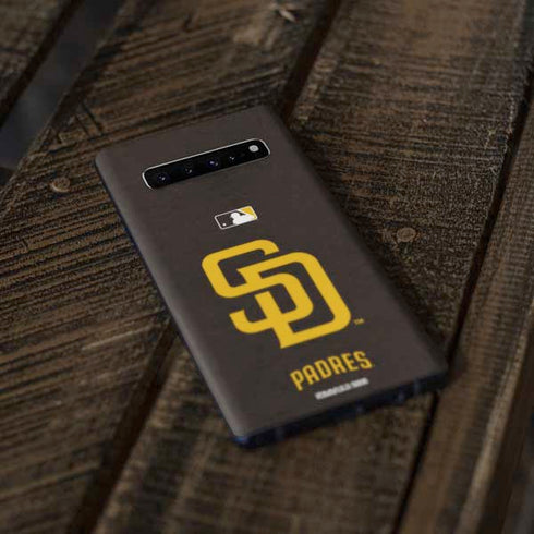 MLB San Diego Padres - Solid Distressed Galaxy S10 Plus Skin
