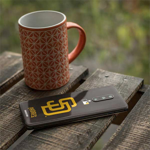 MLB San Diego Padres - Solid Distressed OnePlus 7 Pro Skin