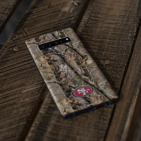 NFL San Francisco 49ers Realtree AP Camo Galaxy S10 Skin