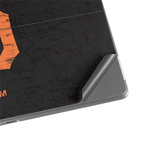 MLB San Francisco Giants - Solid Distressed Surface Pro 8 Skin