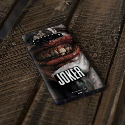 DC Comics Joker Graphic Novel Cover 2008 Art by Lee Bermejo Galaxy S10 Skin