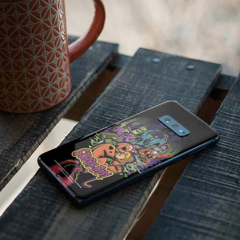 Scooby Doo vs Monsters Galaxy S10e Skin