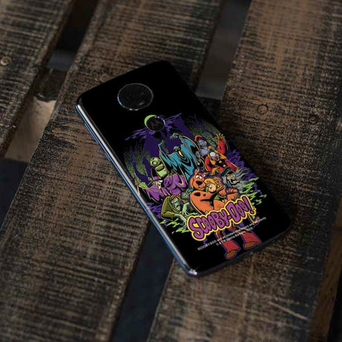 Scooby Doo vs Monsters Moto E5 Plus Skin