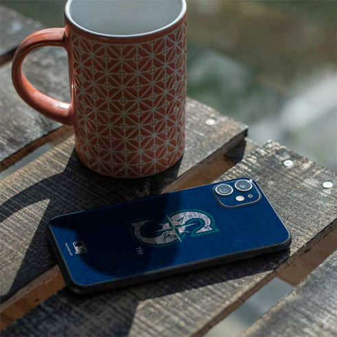 MLB Seattle Mariners - Solid Distressed iPhone 11 Skin