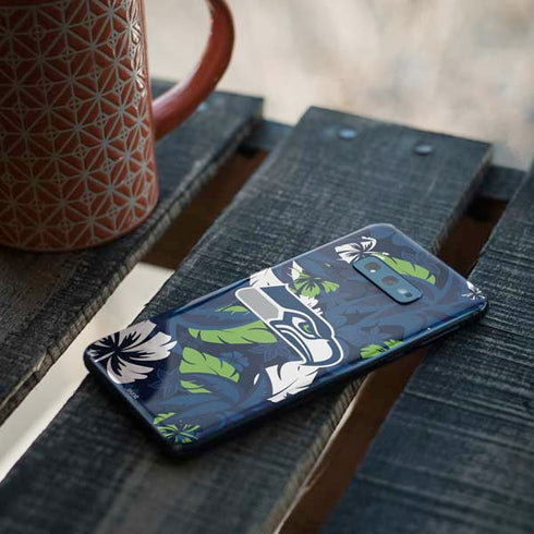 NFL Seattle Seahawks Tropical Print Galaxy S10e Skin
