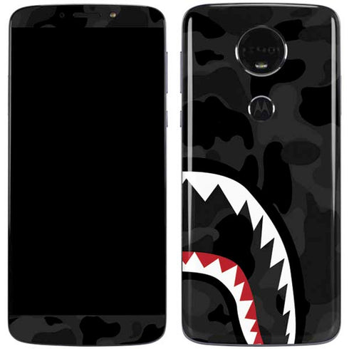 Shark Teeth Grey Street Camo Moto E5 Plus Skin