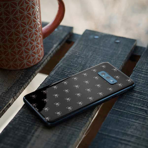 Alchemy Skull and Crossbone Pattern Galaxy S10e Skin