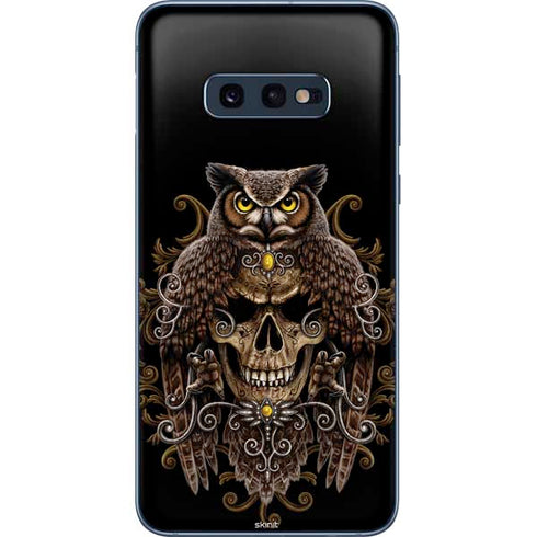 Skull and Owl by Sarah Richter Galaxy S10e Skin
