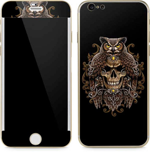 Skull and Owl by Sarah Richter iPhone 6/6s Skin