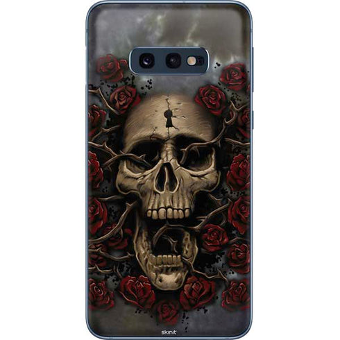 Liquid Blue Skull Entwined with Roses Galaxy S10e Skin